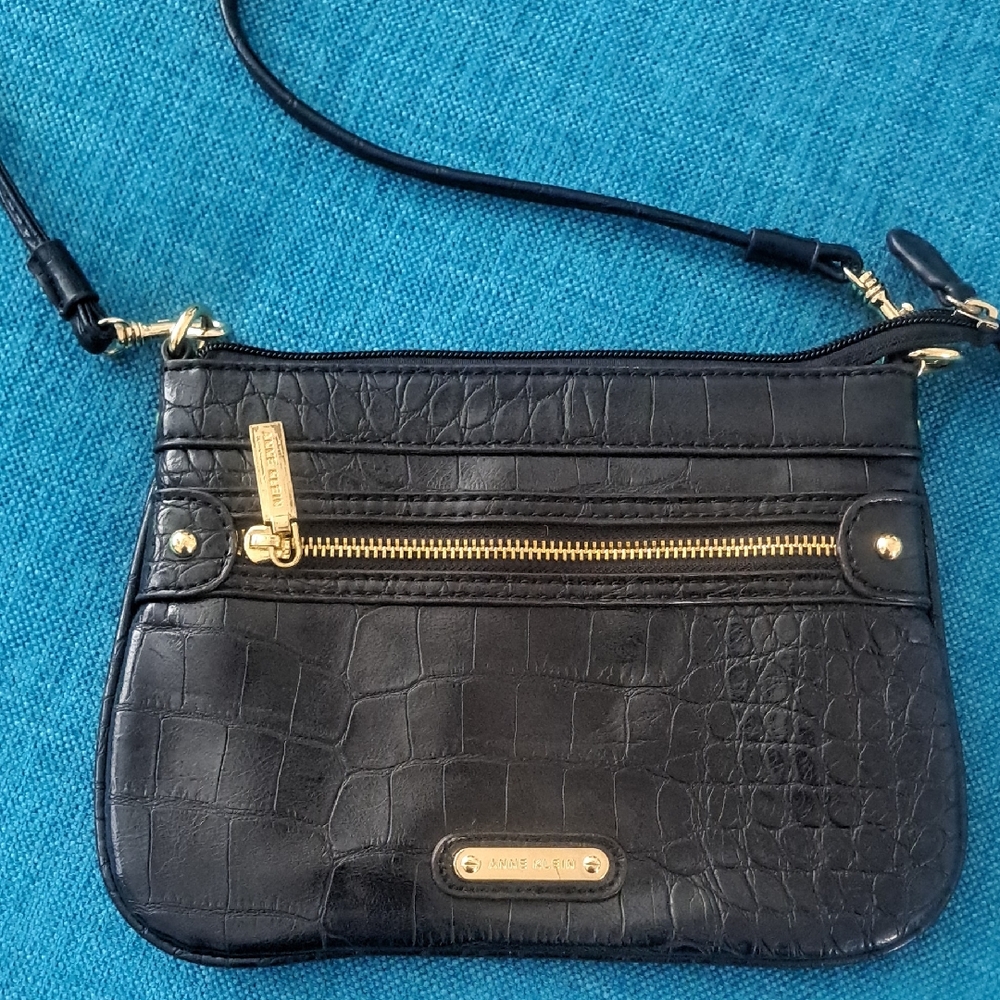 Anne Klein Women’s Crossbody Bag Black Textured Faux Leather Slim Small Pockets.